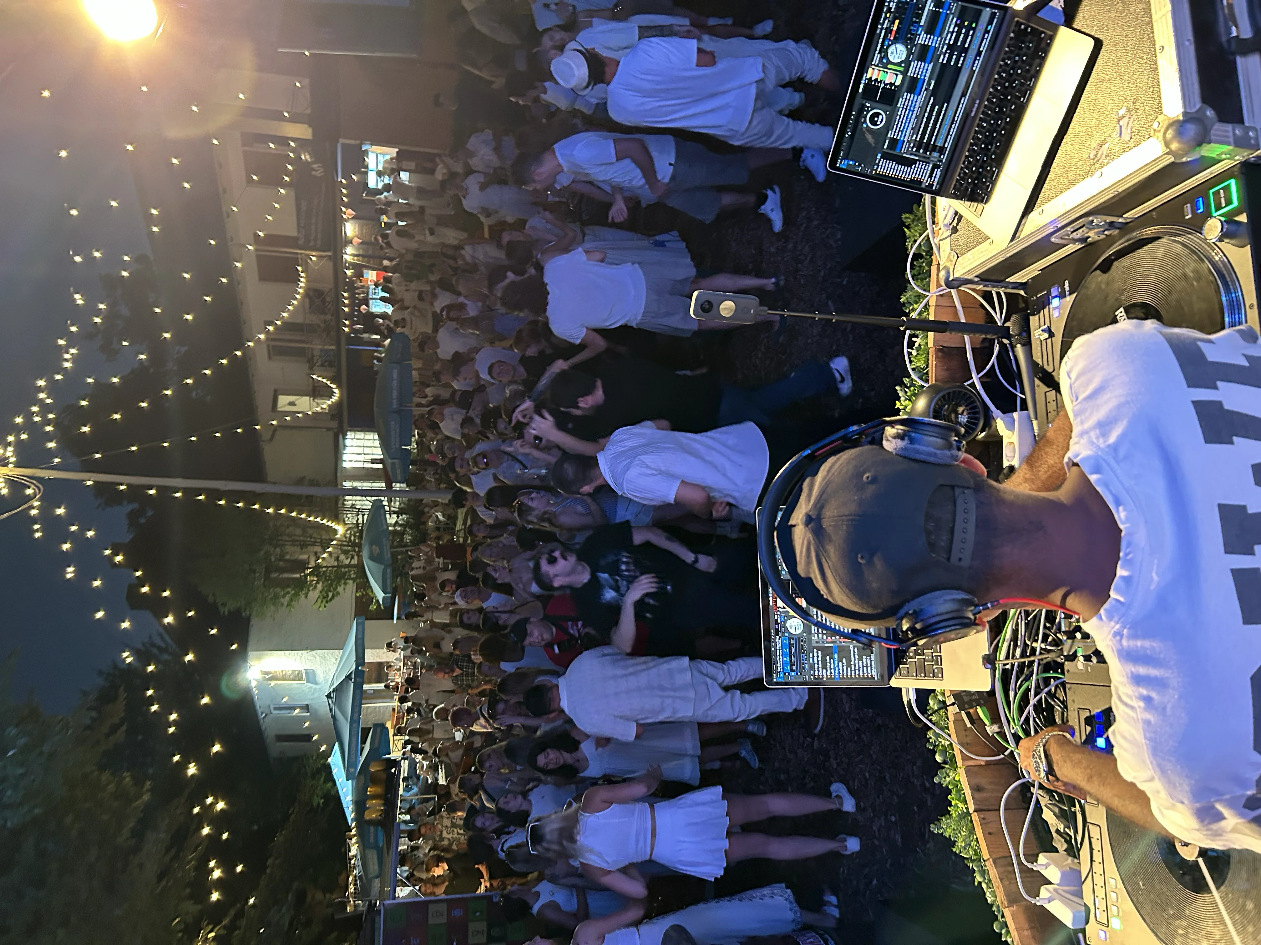 Baila Verde Moment 9